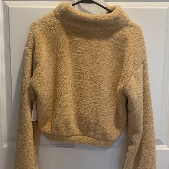 tan cropped sherpa - Picture 2 of 6